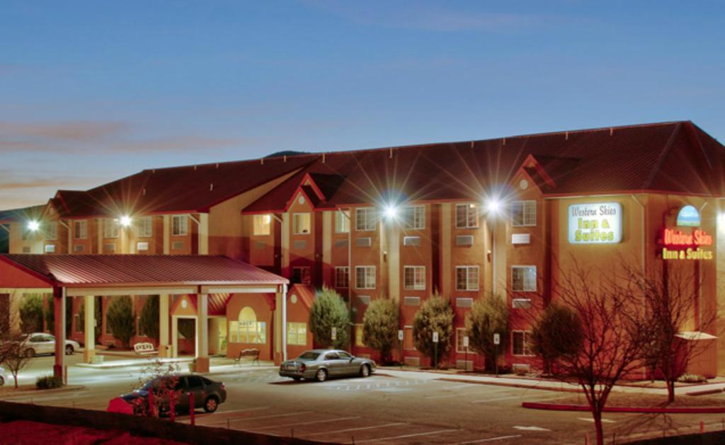 Western Skies Inn & Suites Los Lunas Екстер'єр фото